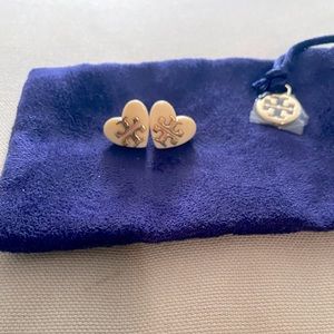 Tory Burch Heart 18K gold plated enamel. No back posts